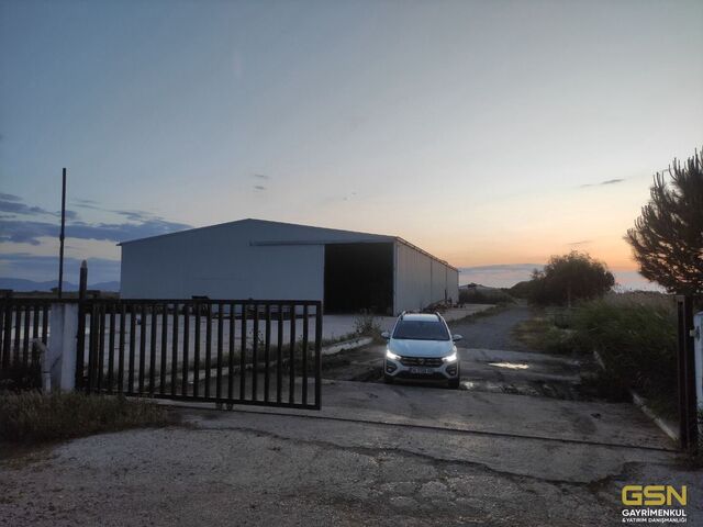 İZMİR DİKİLİ BAHÇELİ MAHALLESİNDE DENİZE 3. PARSEL 48.000 M2 İÇERİSİNDE KURULU 4000 BÜYÜKBAŞLIK RUHSATLI ÇİFTLİK